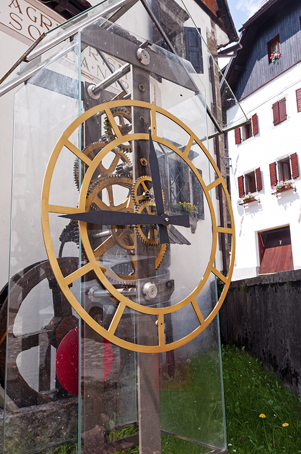 Clock in Pesariis