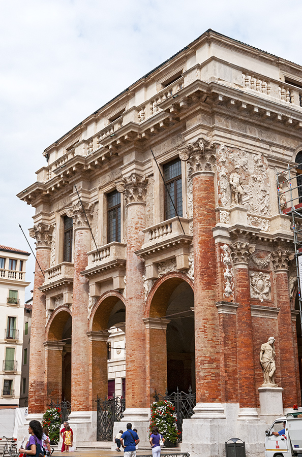 Vicenza Italy • Wander Your Way