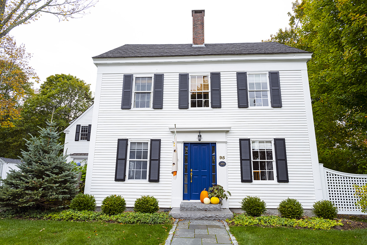 Old house in Camden Maine • Wander Your Way