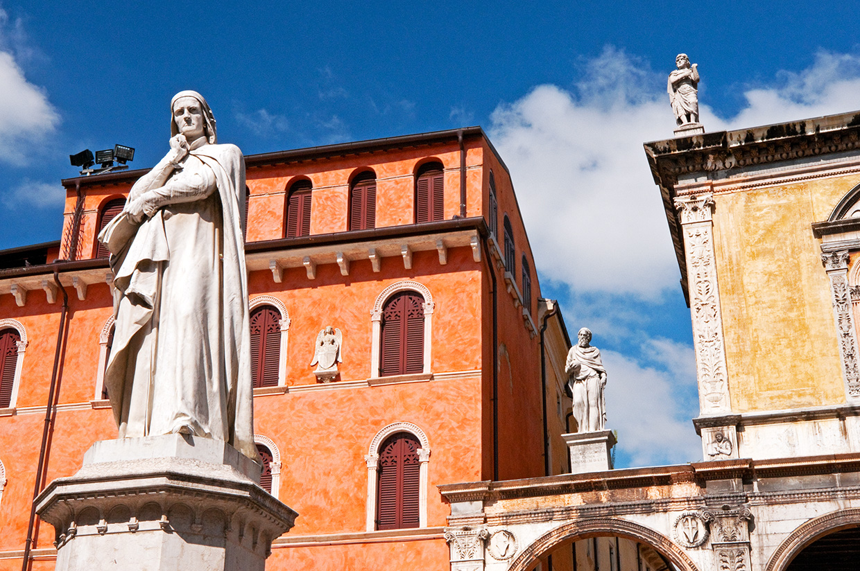 Statue of Dante and others, Verona, Italy Verona, Italy